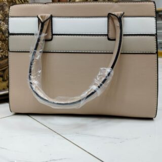 Elegant Two-Tone Handbag – Classic & Stylish Shoulder Bag