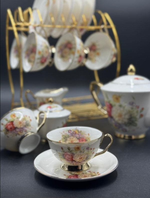 Classic Charm 18-Piece Bone Tea Set