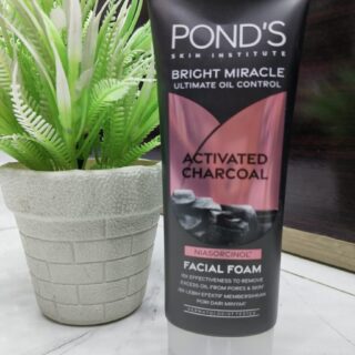 Pond’s Bright Miracle Facial Foam