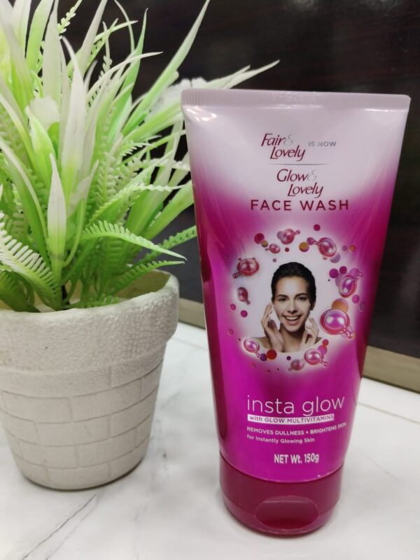 Glow & Lovely Insta Glow Face Wash – 150g