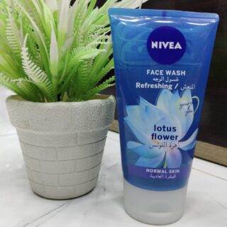 NIVEA Refreshing Face Wash with Lotus Flower