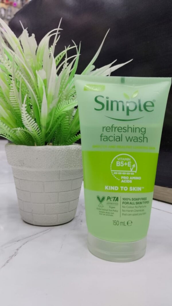 Simple Refreshing Facial Wash 150mL – Vitamin B5 + E