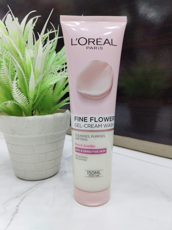 L'Oréal Fine Flowers Face Wash for Dry Skin