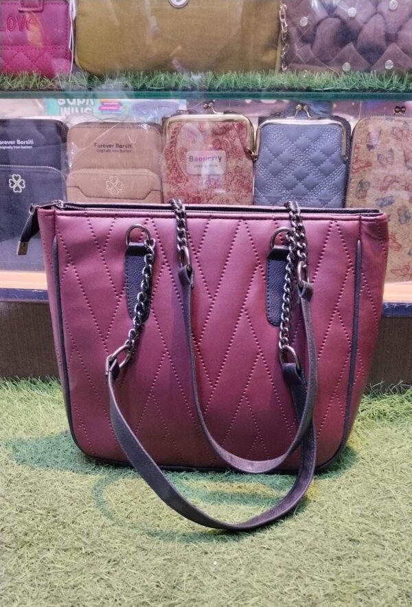 Quilted Shoulder Tote Bag Dual Color Options - Image 2